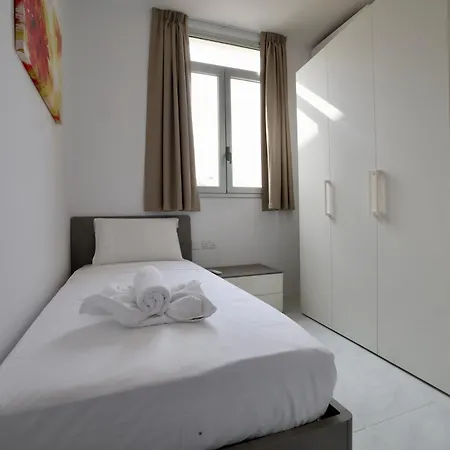 Apartmán Brand New 3 Bed Sliema