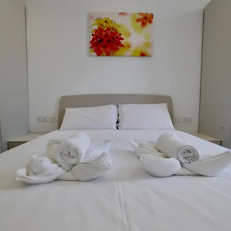 Brand New 3 Bed * 斯利马