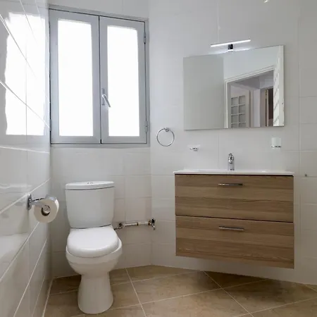 דירה Brand New 3 Bed