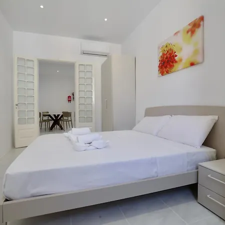 דירה Brand New 3 Bed סליאמה