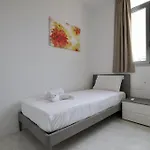 Brand New 3 Bed דירה סליאמה